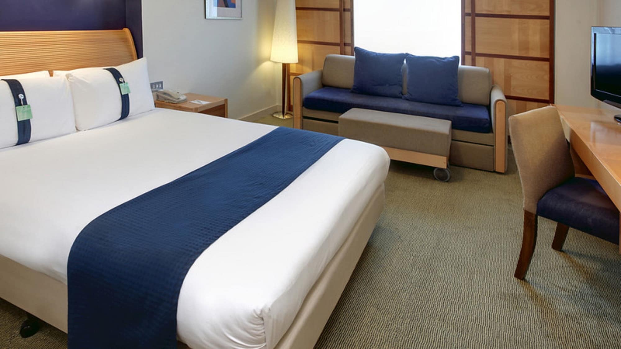 holiday inn aylesbury by ihg