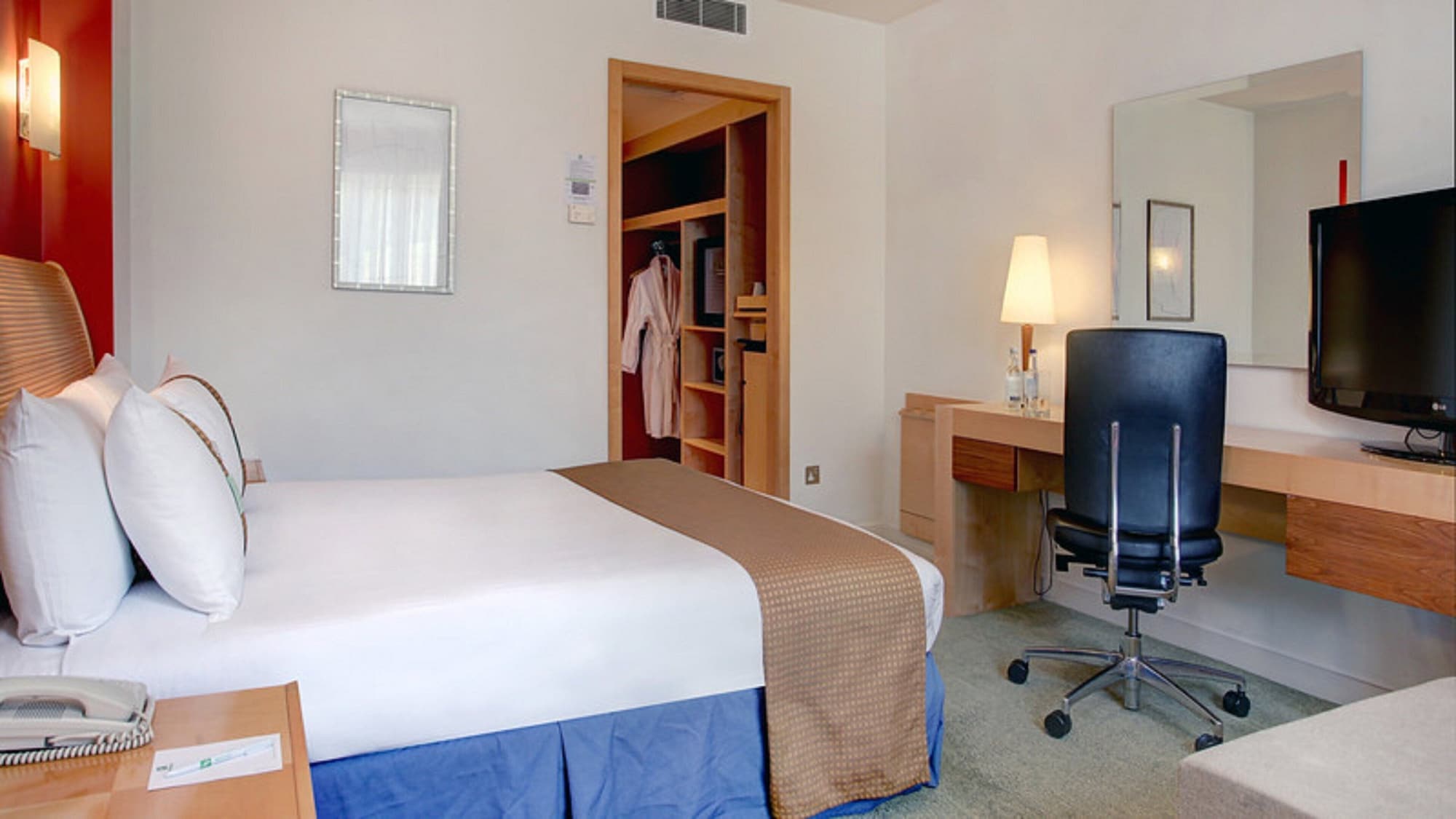 holiday inn aylesbury by ihg