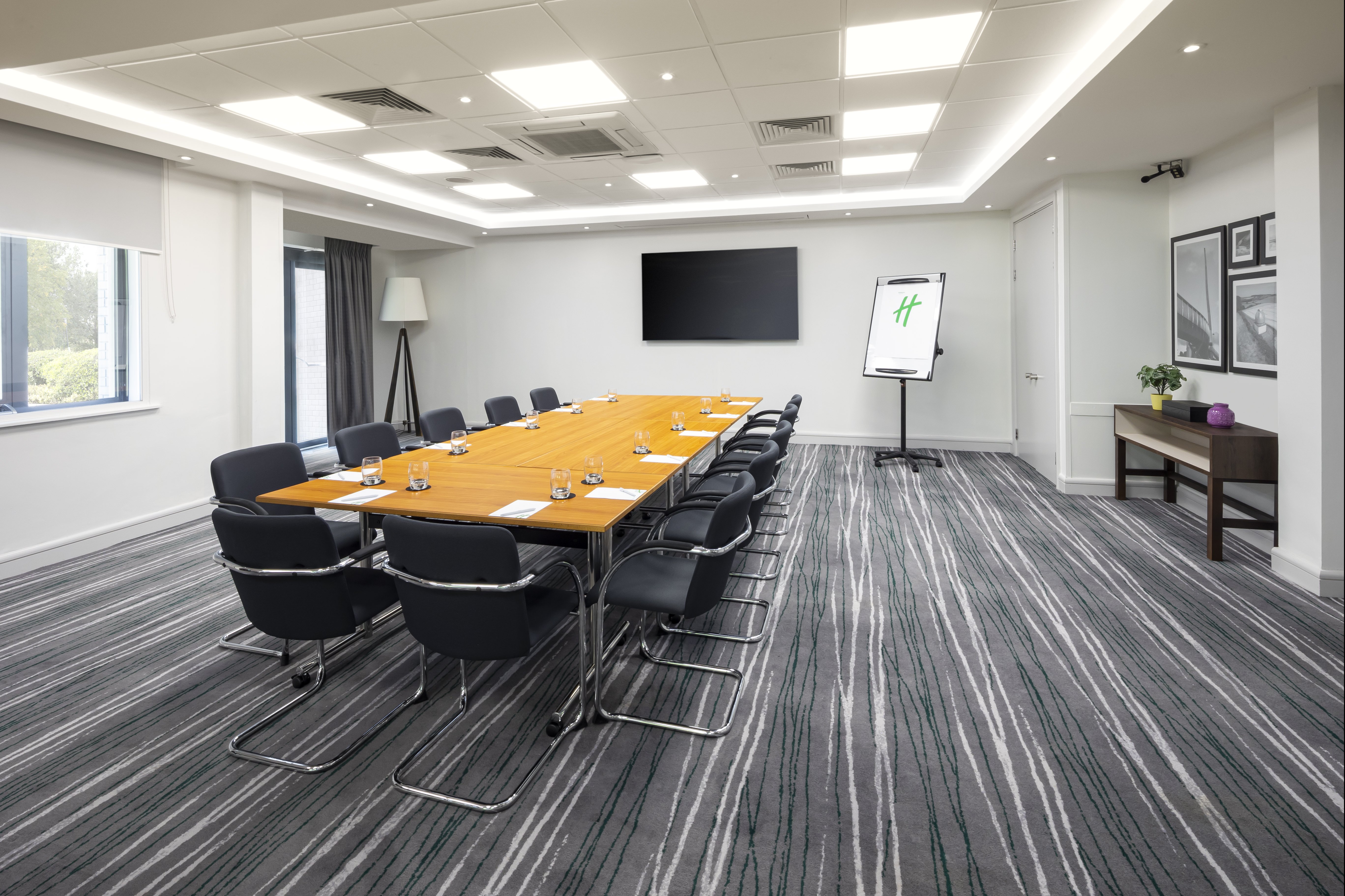 holiday inn aylesbury by ihg