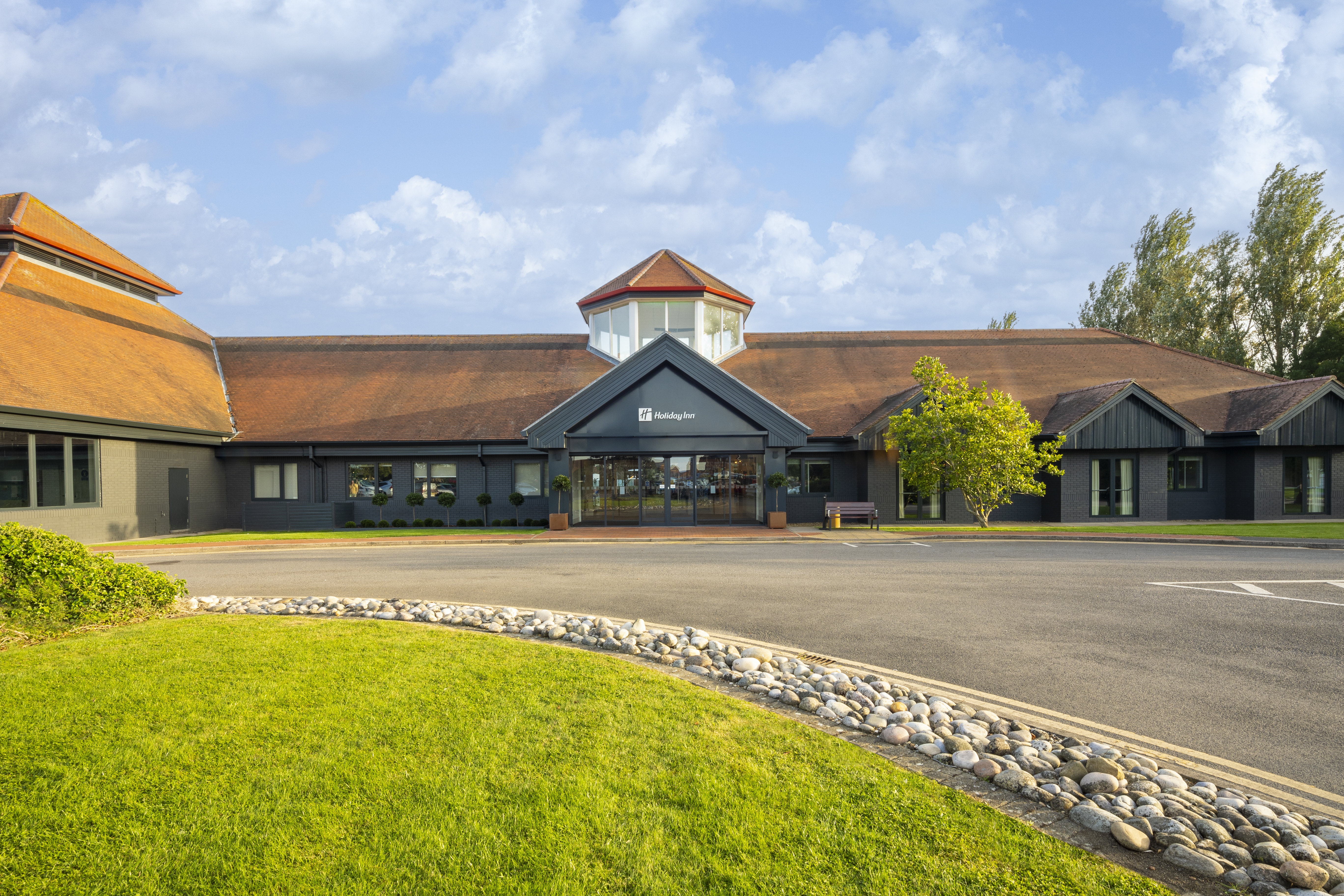 holiday inn aylesbury by ihg