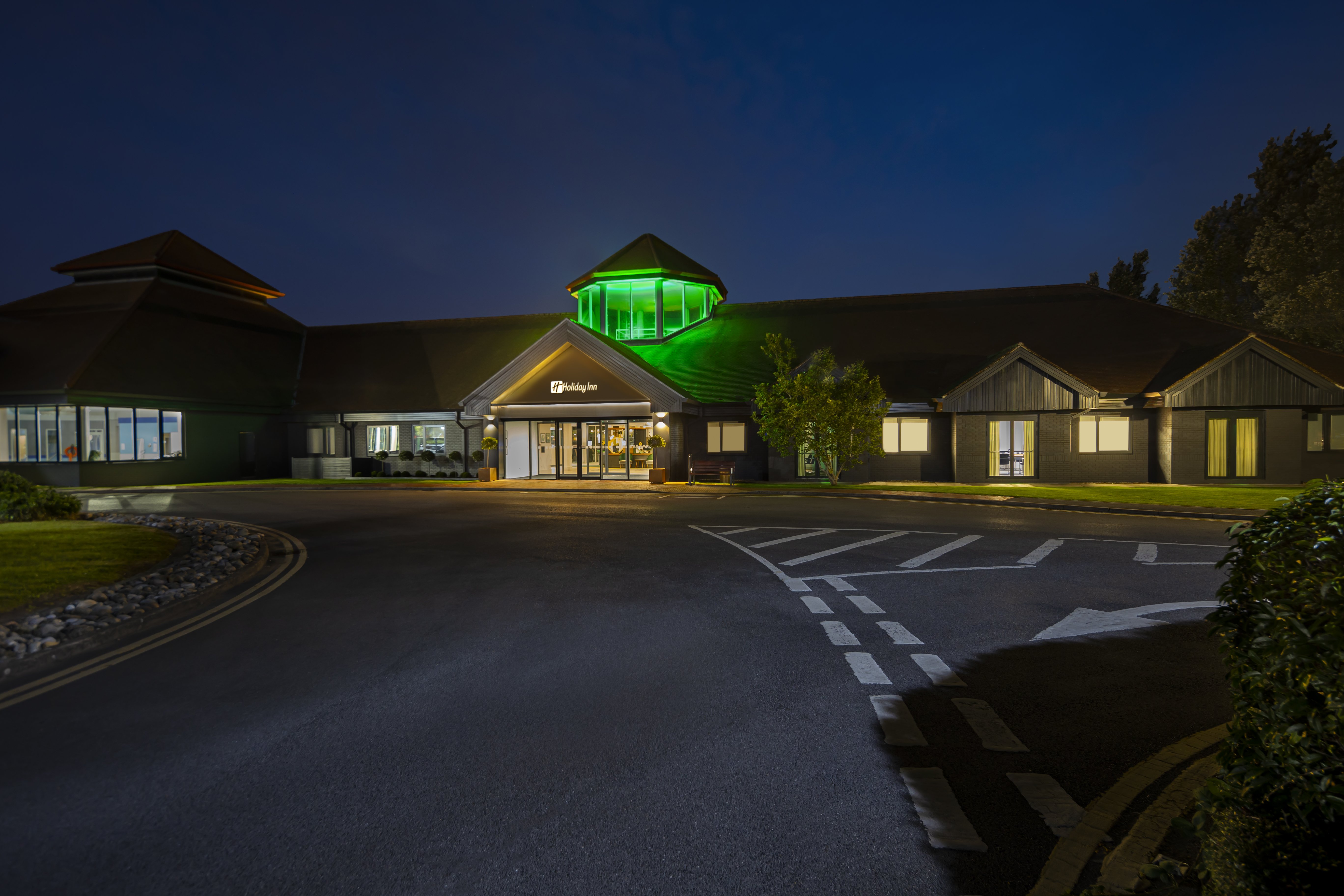 holiday inn aylesbury by ihg