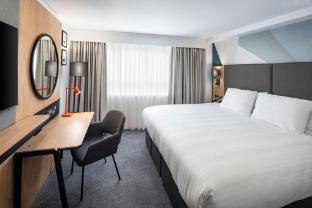 holiday inn aylesbury by ihg