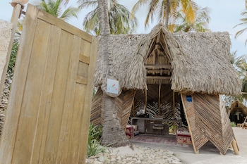 eteka slow beach hotel