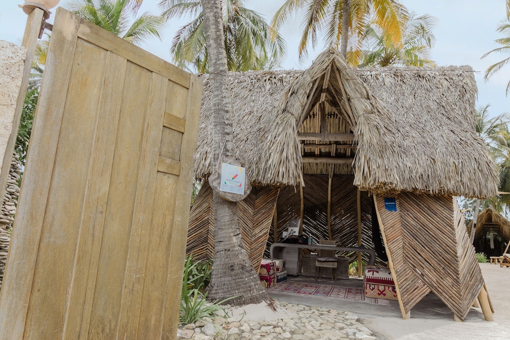 eteka slow beach hotel