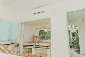 eteka slow beach hotel