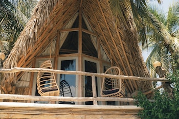 eteka slow beach hotel