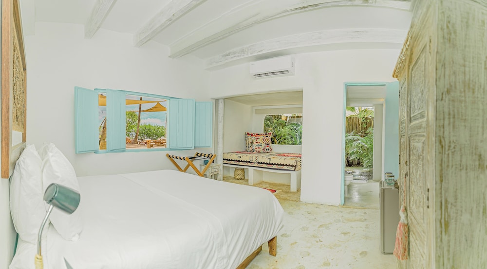 eteka slow beach hotel