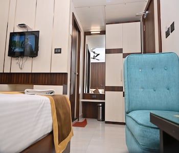 hotel silver land