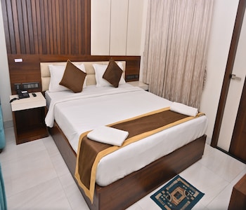 hotel silver land