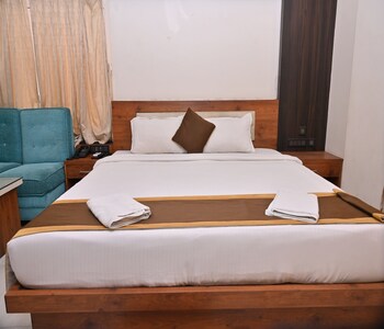 hotel silver land
