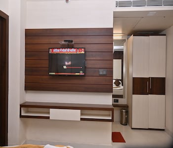 hotel silver land