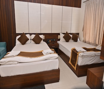 hotel silver land