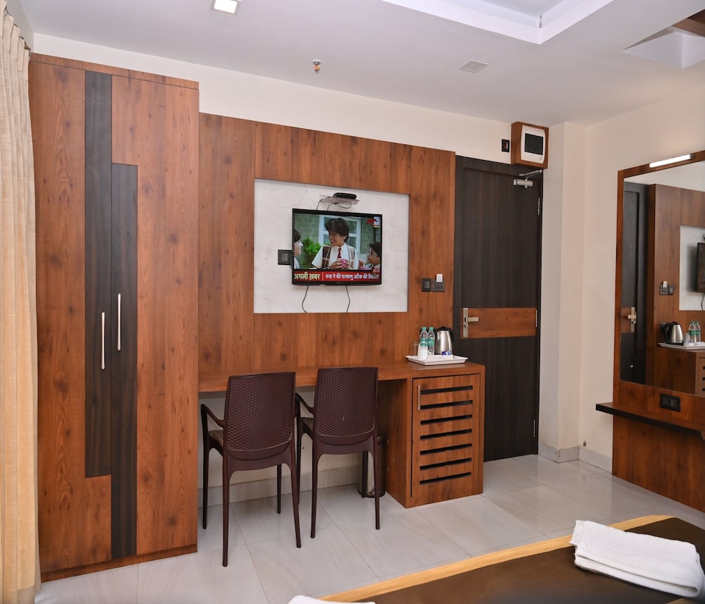 hotel silver land