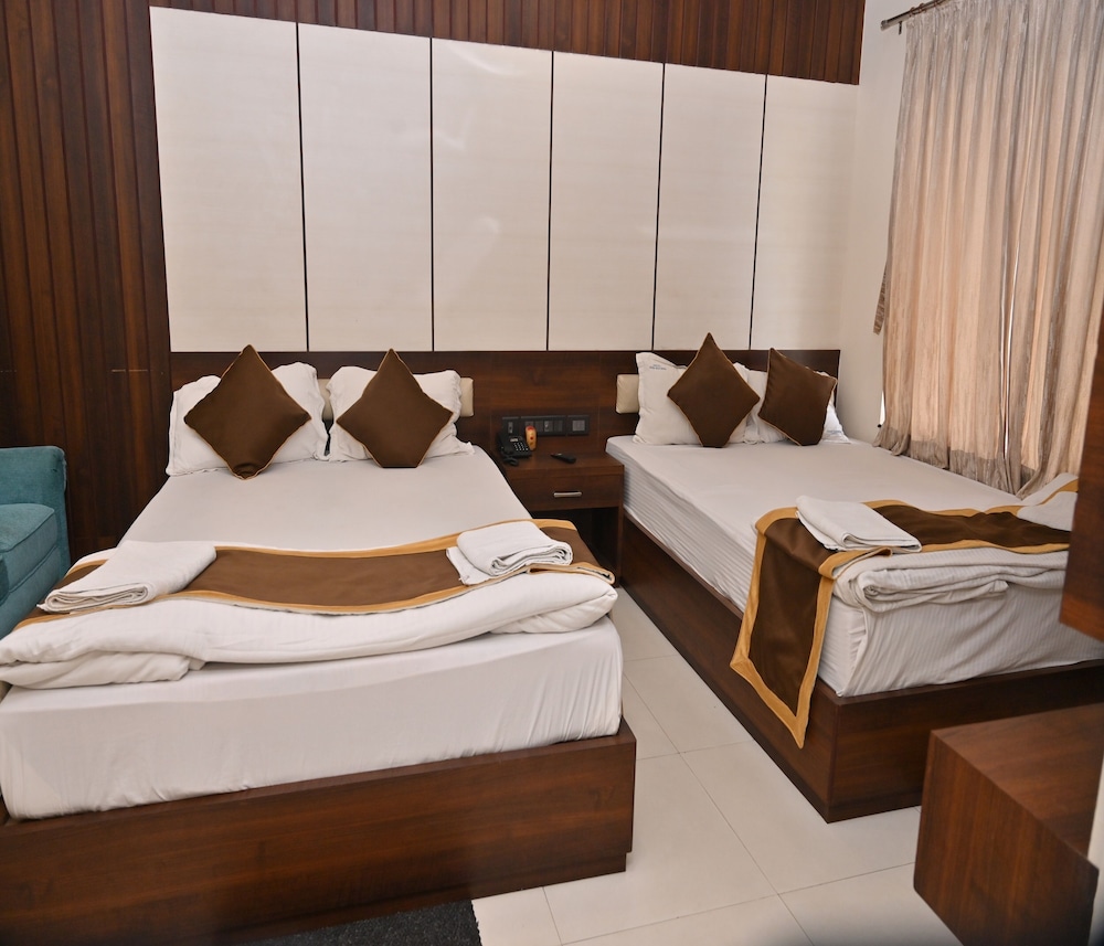 hotel silver land