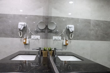 playotel premier guna