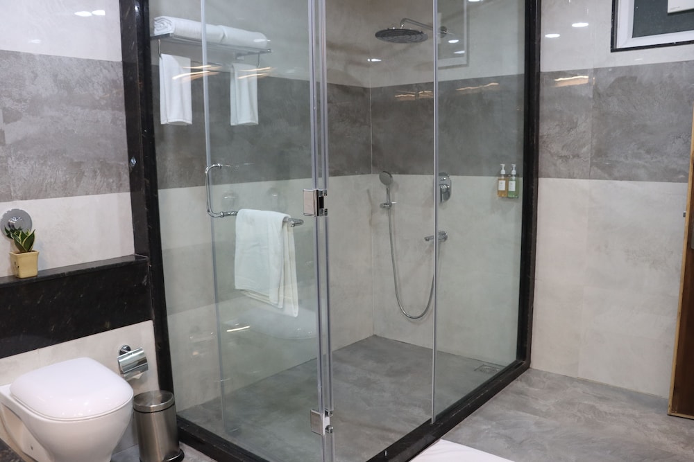 playotel premier guna