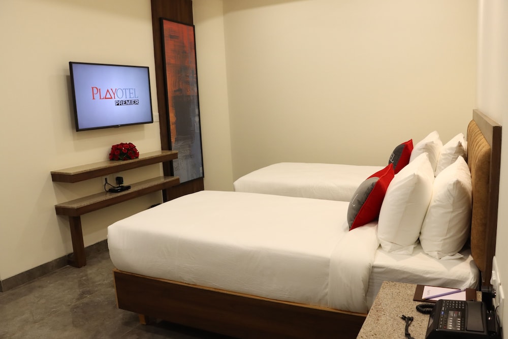 playotel premier guna