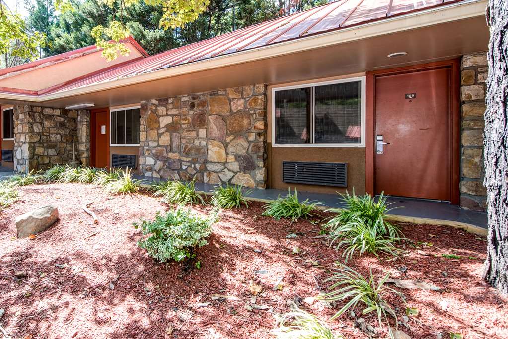 quality inn creekside downtown gatlinburg