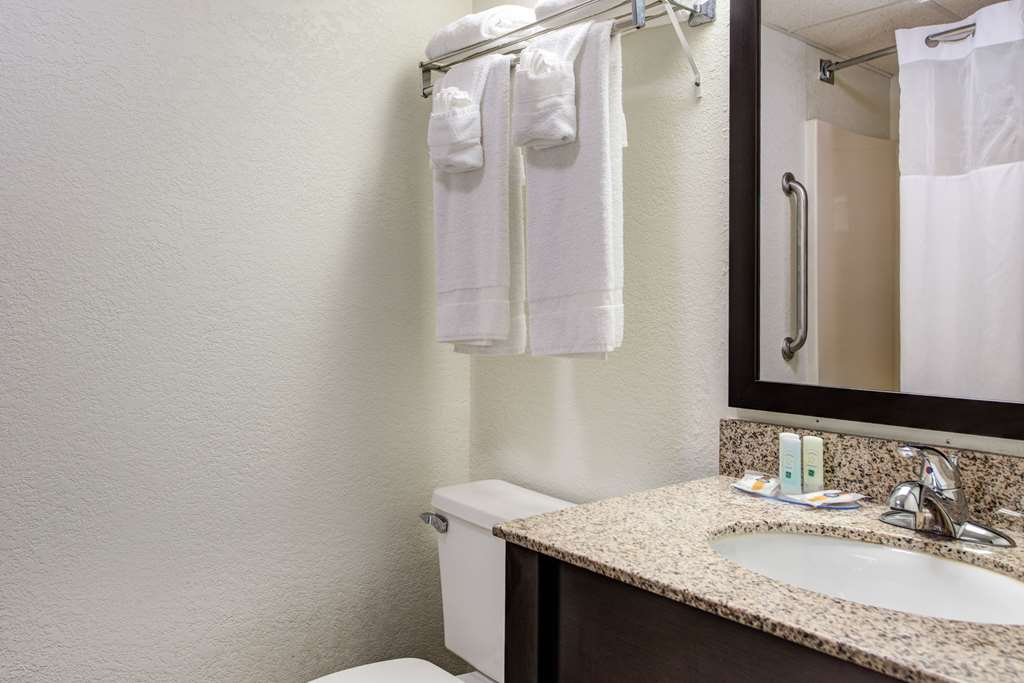 quality inn creekside downtown gatlinburg