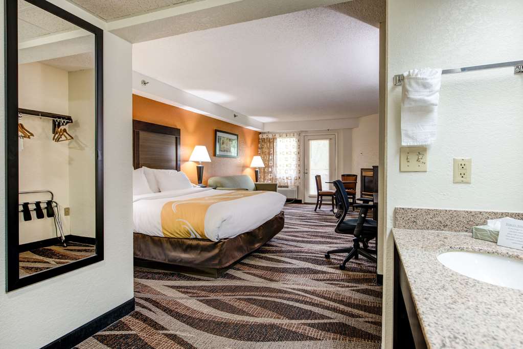 quality inn creekside downtown gatlinburg