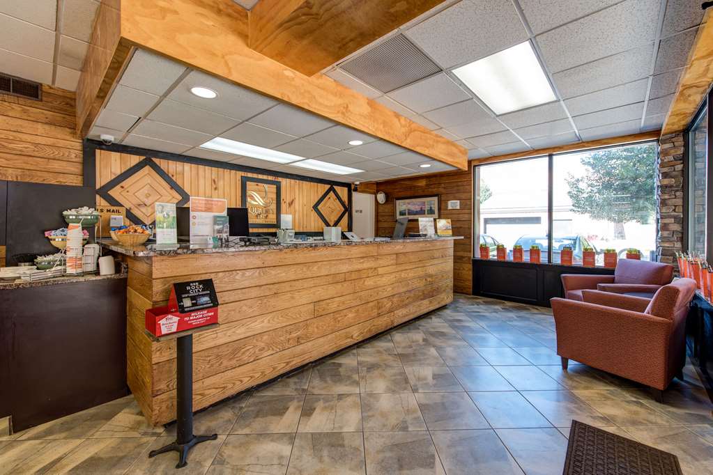 quality inn creekside downtown gatlinburg