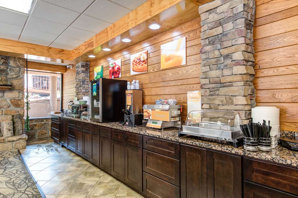 quality inn creekside downtown gatlinburg