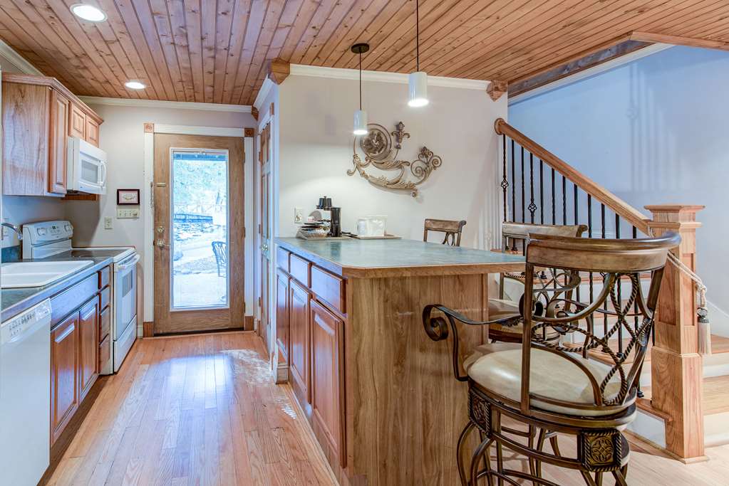 quality inn creekside downtown gatlinburg