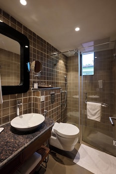 sea breeze sarovar portico varca goa