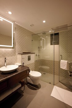 sea breeze sarovar portico varca goa