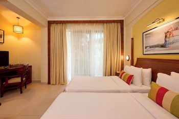 sea breeze sarovar portico varca goa