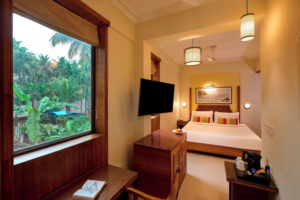 sea breeze sarovar portico varca goa