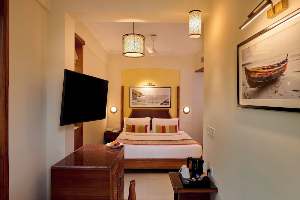 sea breeze sarovar portico varca goa