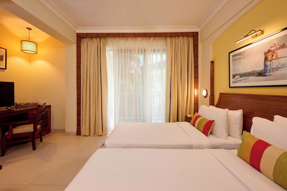 sea breeze sarovar portico varca goa