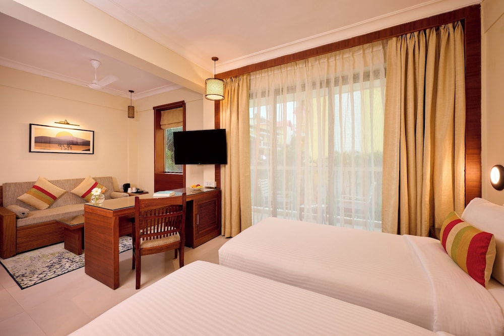 sea breeze sarovar portico varca goa