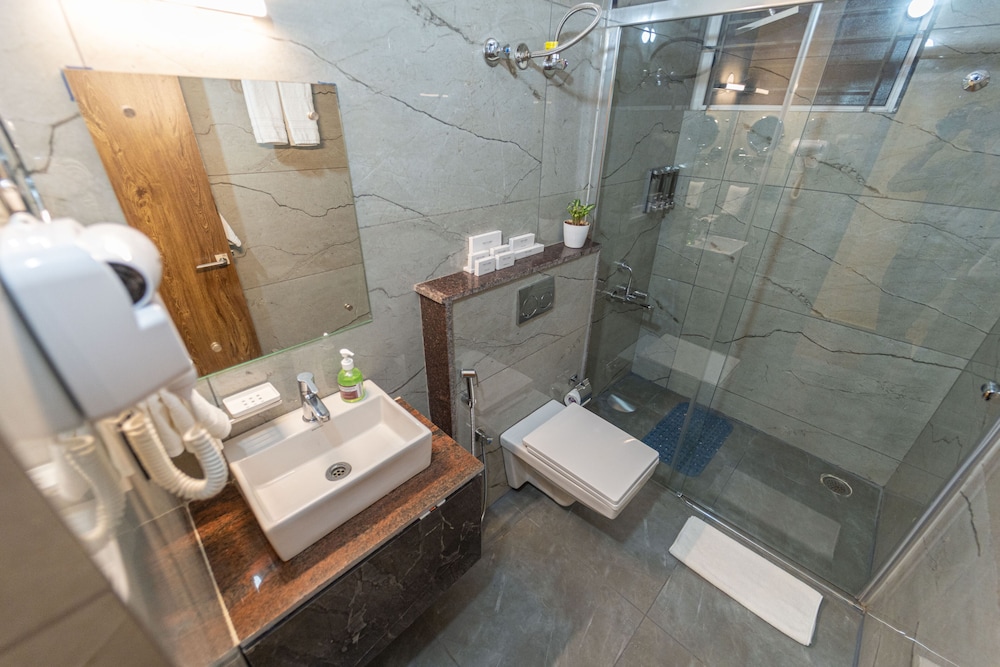 clarks inn airport bangalore