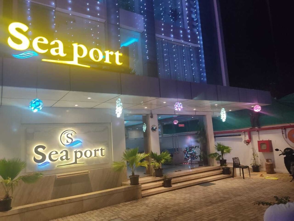 hotel sea port