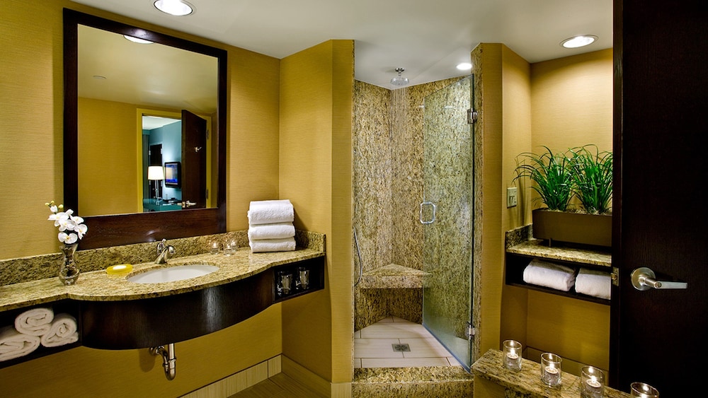 crowne plaza lombard downers grove by ihg