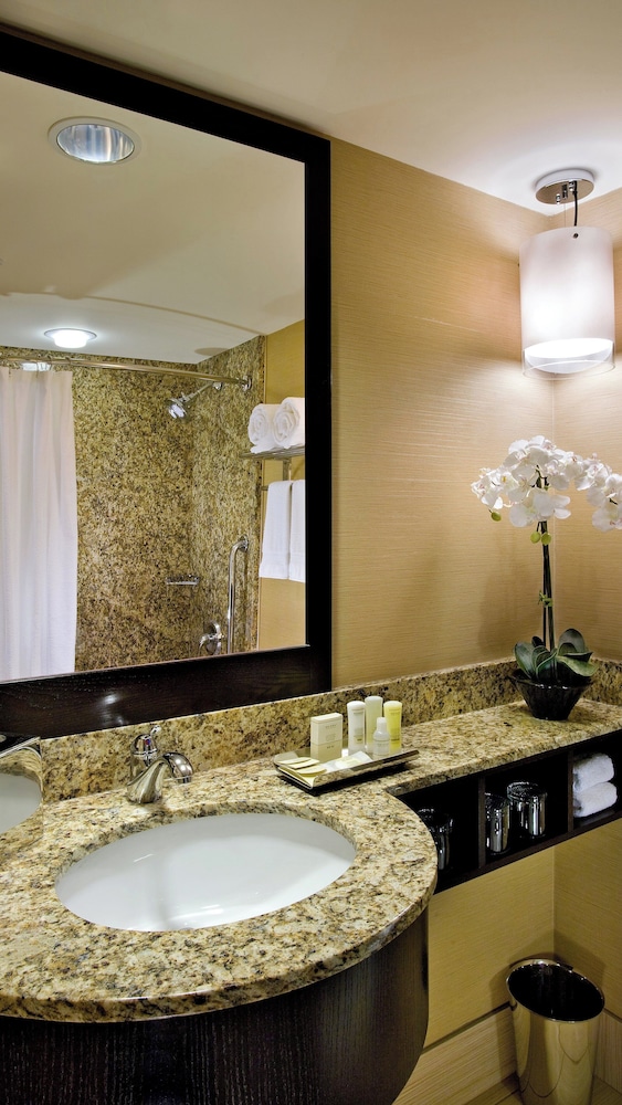 crowne plaza lombard downers grove by ihg