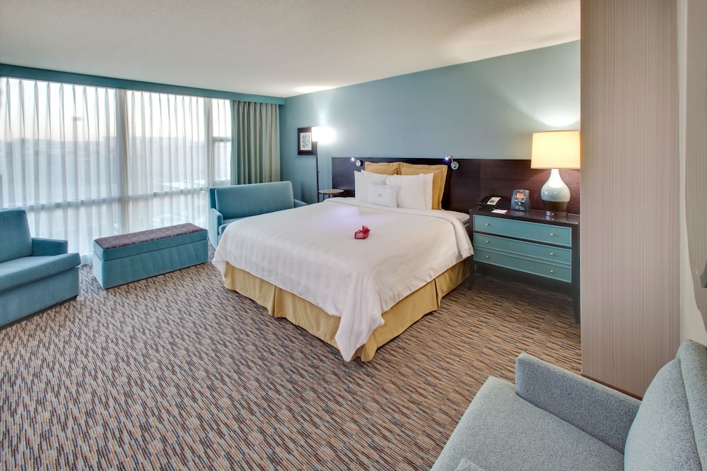 crowne plaza lombard downers grove by ihg
