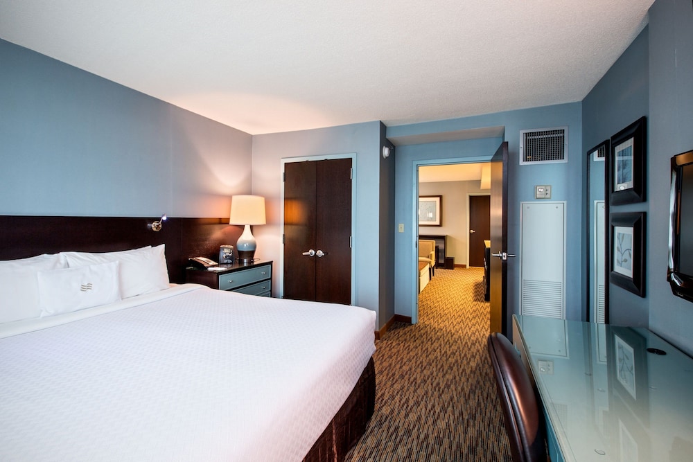 crowne plaza lombard downers grove by ihg