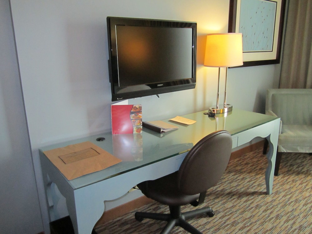crowne plaza lombard downers grove by ihg