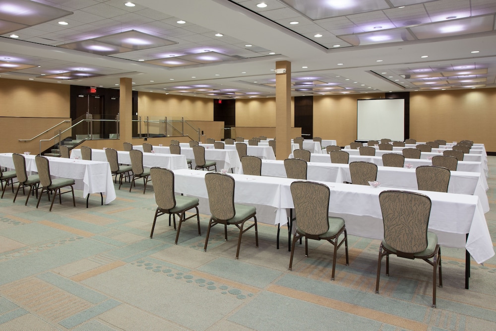 crowne plaza lombard downers grove by ihg
