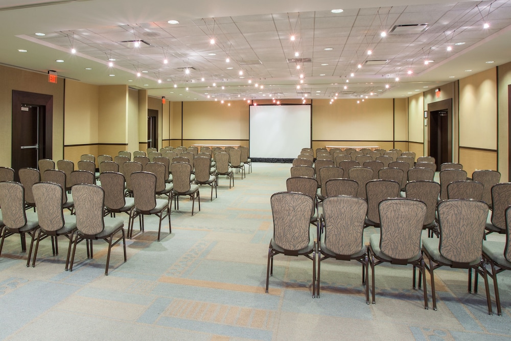 crowne plaza lombard downers grove by ihg