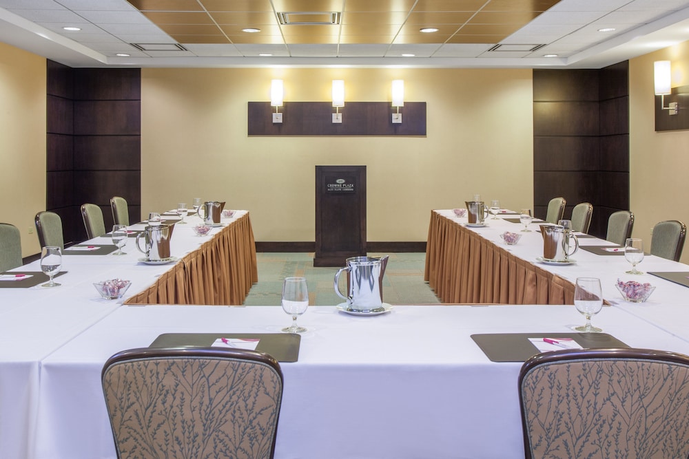 crowne plaza lombard downers grove by ihg
