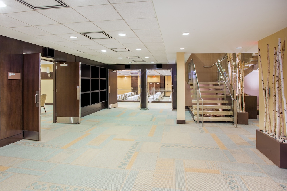 crowne plaza lombard downers grove by ihg