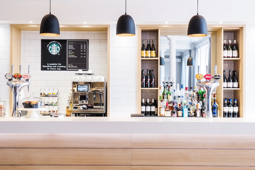 holiday inn farnborough by ihg