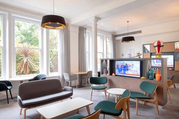 holiday inn farnborough by ihg