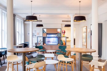 holiday inn farnborough by ihg