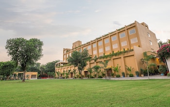 the lalita grand