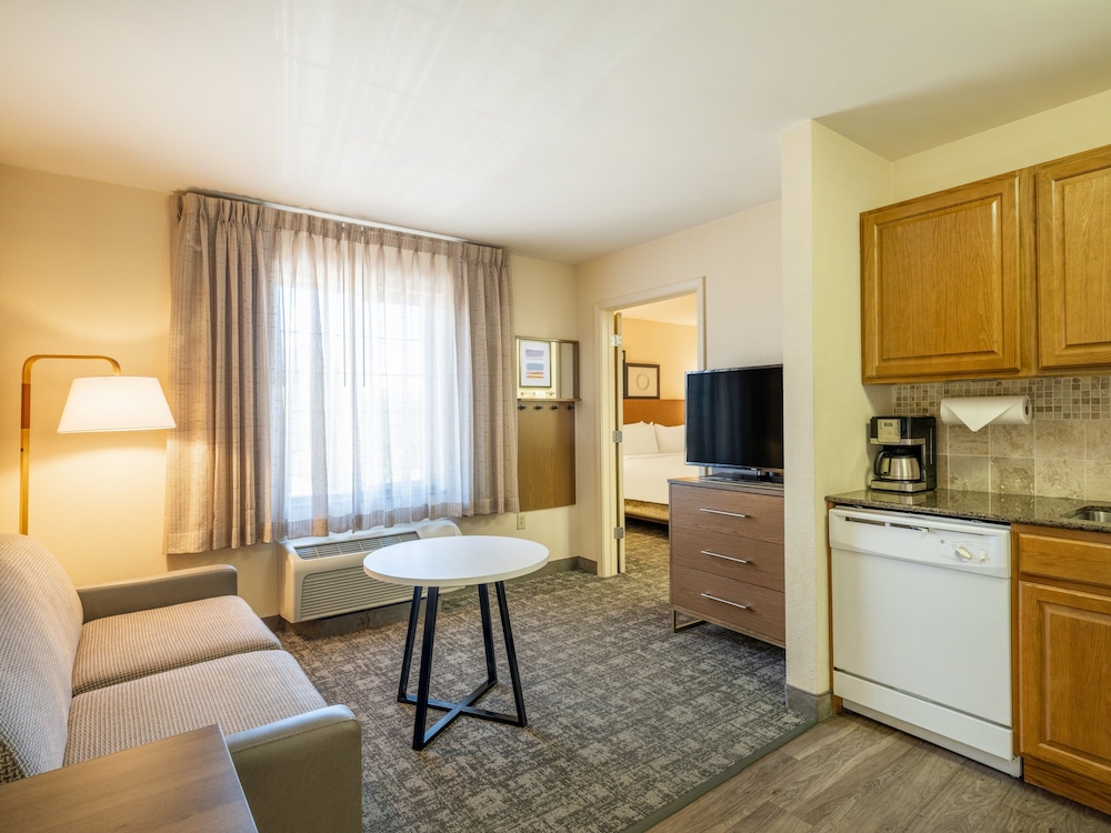 staybridge suites milwaukee airport south by ihg